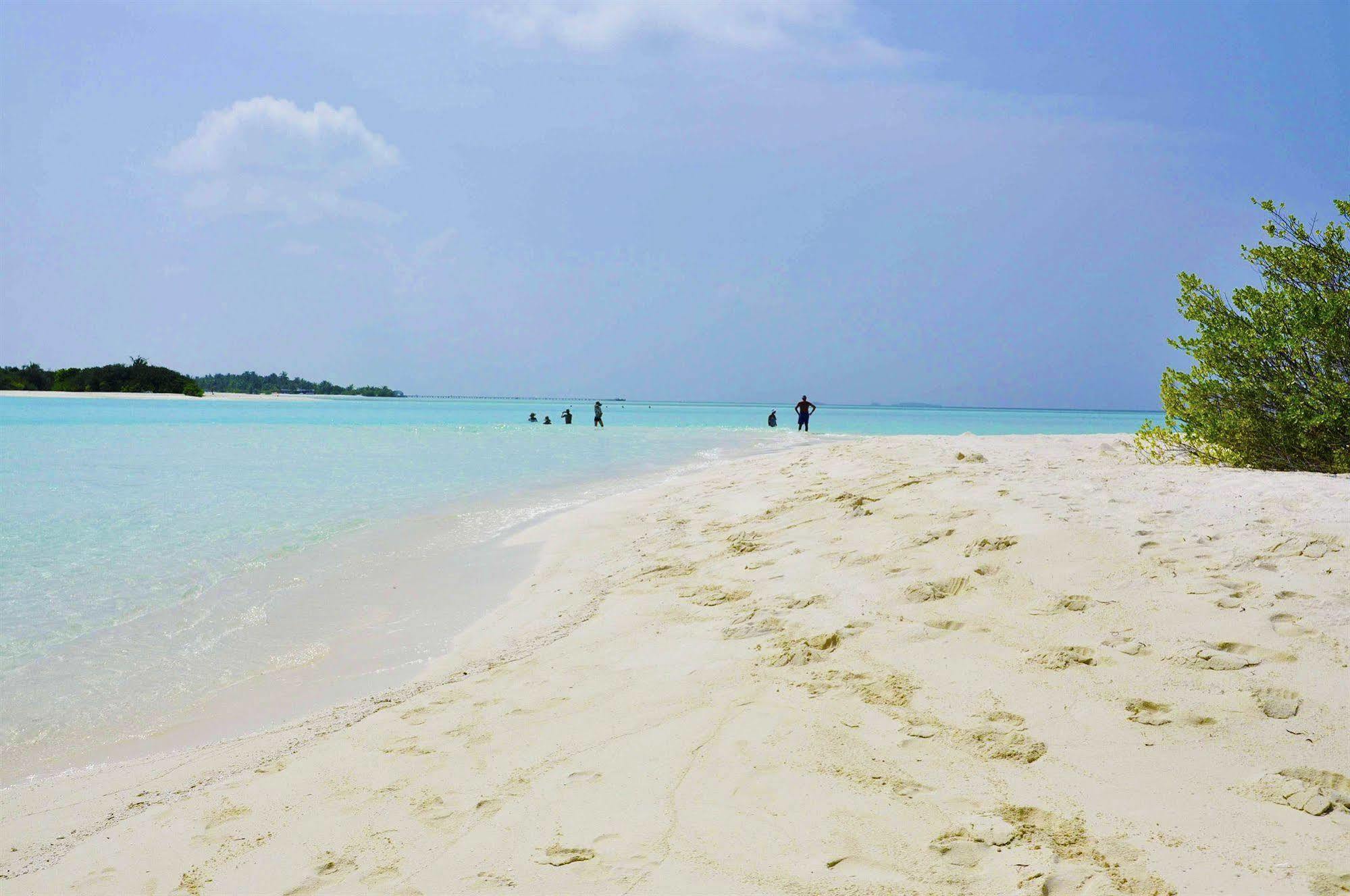 Arena Lodge Sky Maafushi Exteriör bild