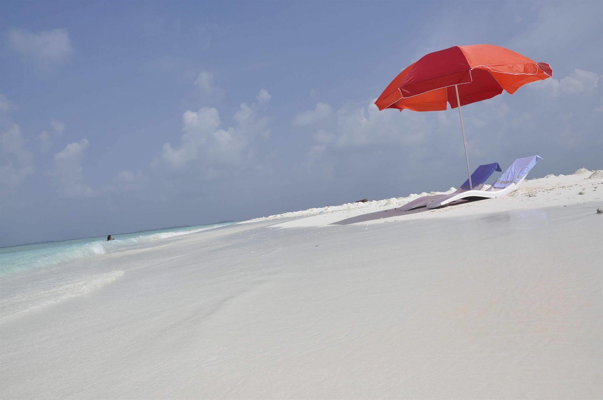 Arena Lodge Sky Maafushi Exteriör bild